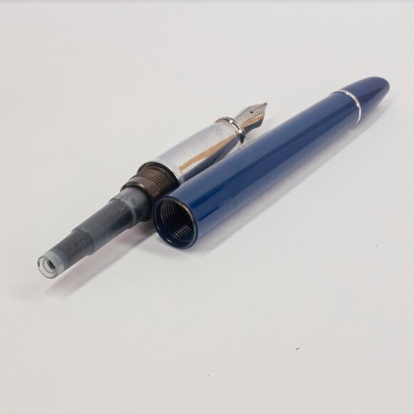 Cross Blue Lacquer Fountain Pen / Made in USA / Smooth Writer - Picture 10 of 10